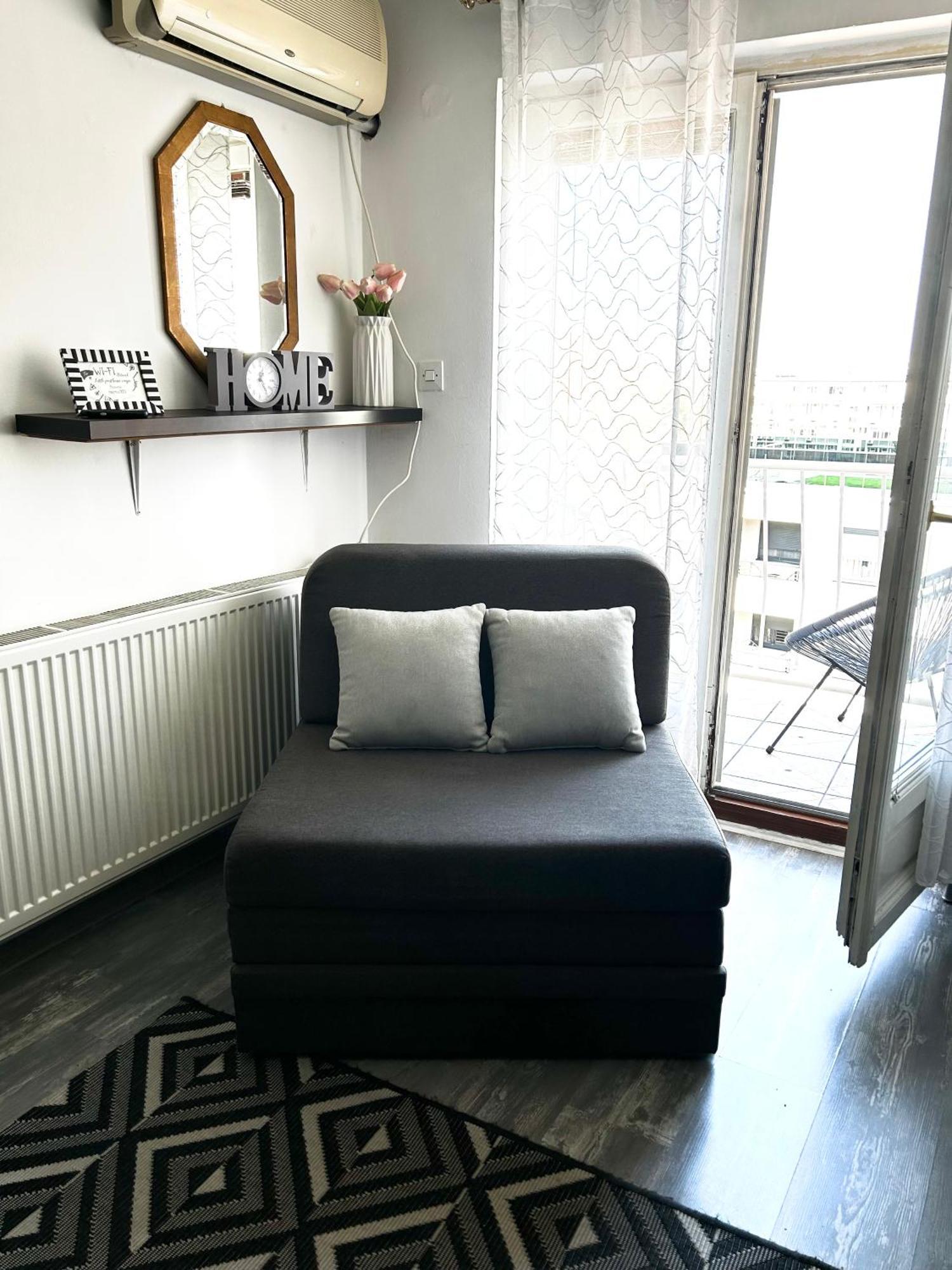 Little penthouse Vanja Novi Sad Bagian luar foto